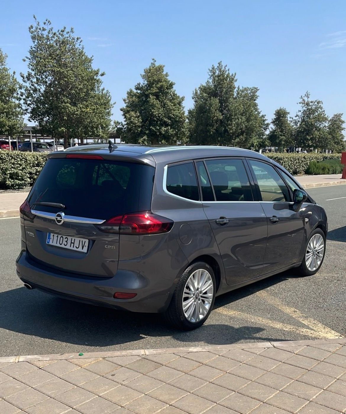 Opel Zafira. 7 Seat. 5 D. Auto. (HJV)